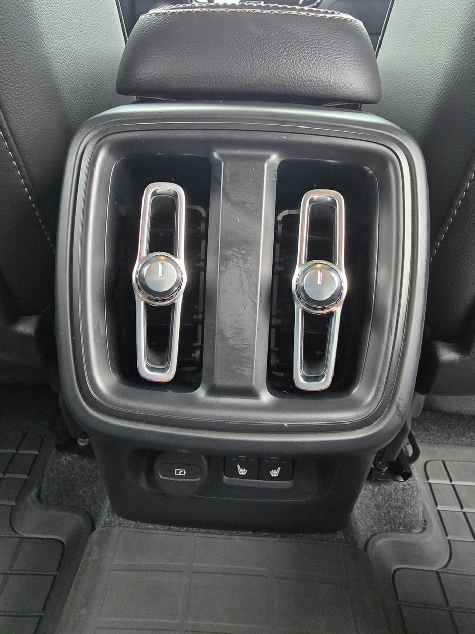 2025 Volvo XC40 CORE BRIGHT THEME-20