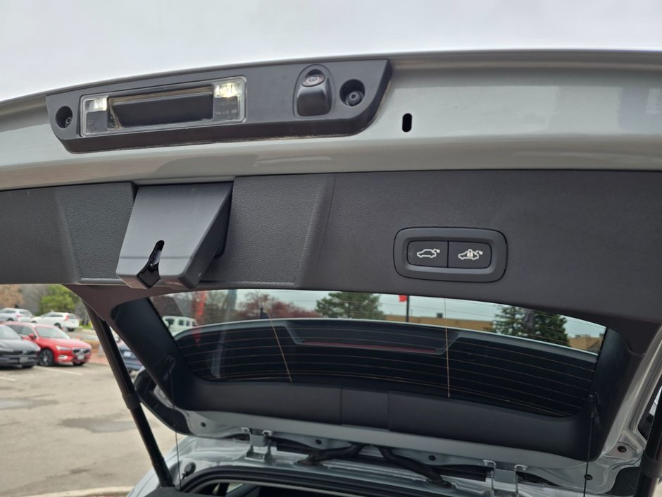 2025 Volvo XC40 CORE BRIGHT THEME-16