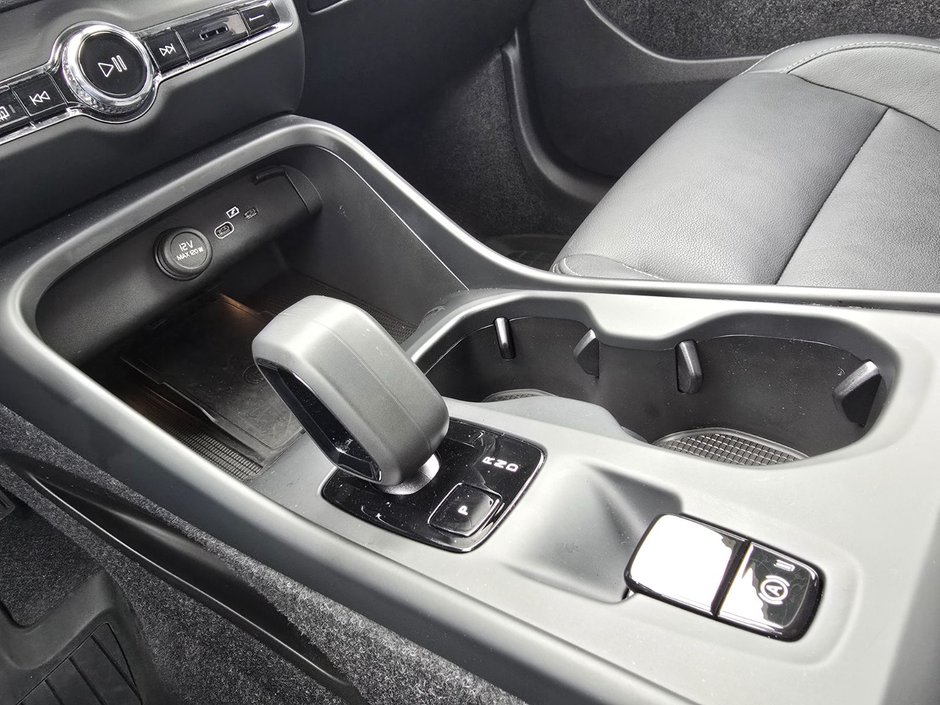 2025 Volvo XC40 CORE BRIGHT THEME-29
