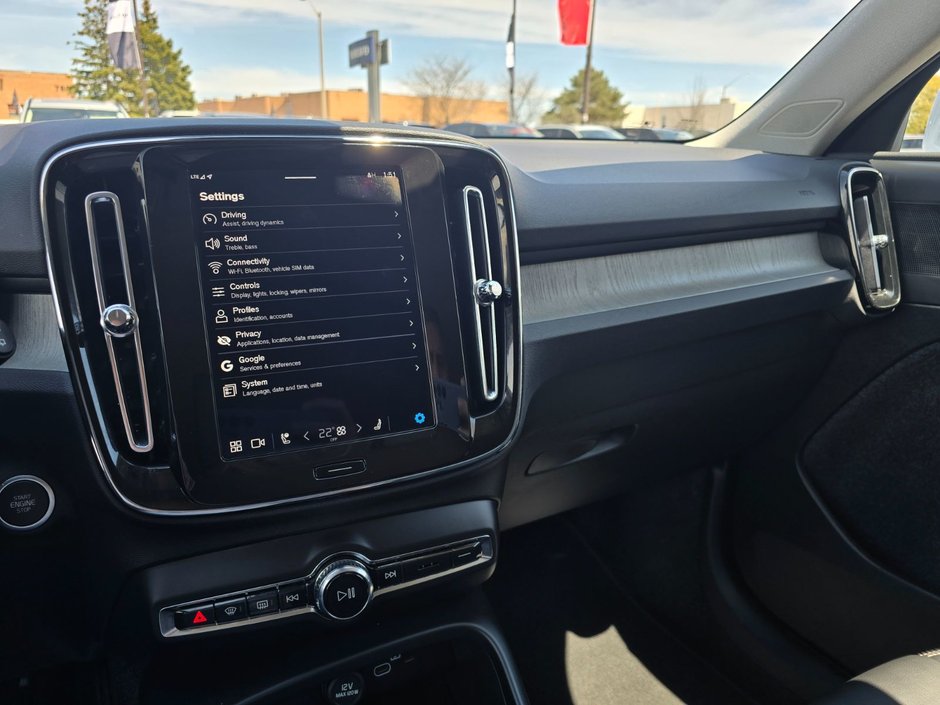2025 Volvo XC40 CORE BRIGHT THEME-28