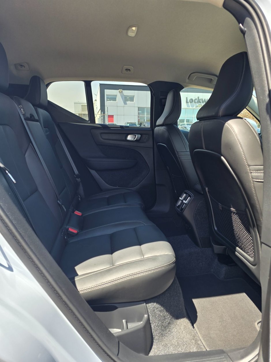 2025 Volvo XC40 CORE BRIGHT THEME-19