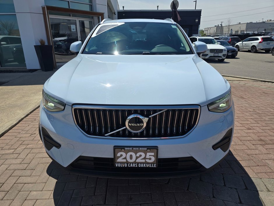2025 Volvo XC40 CORE BRIGHT THEME-3