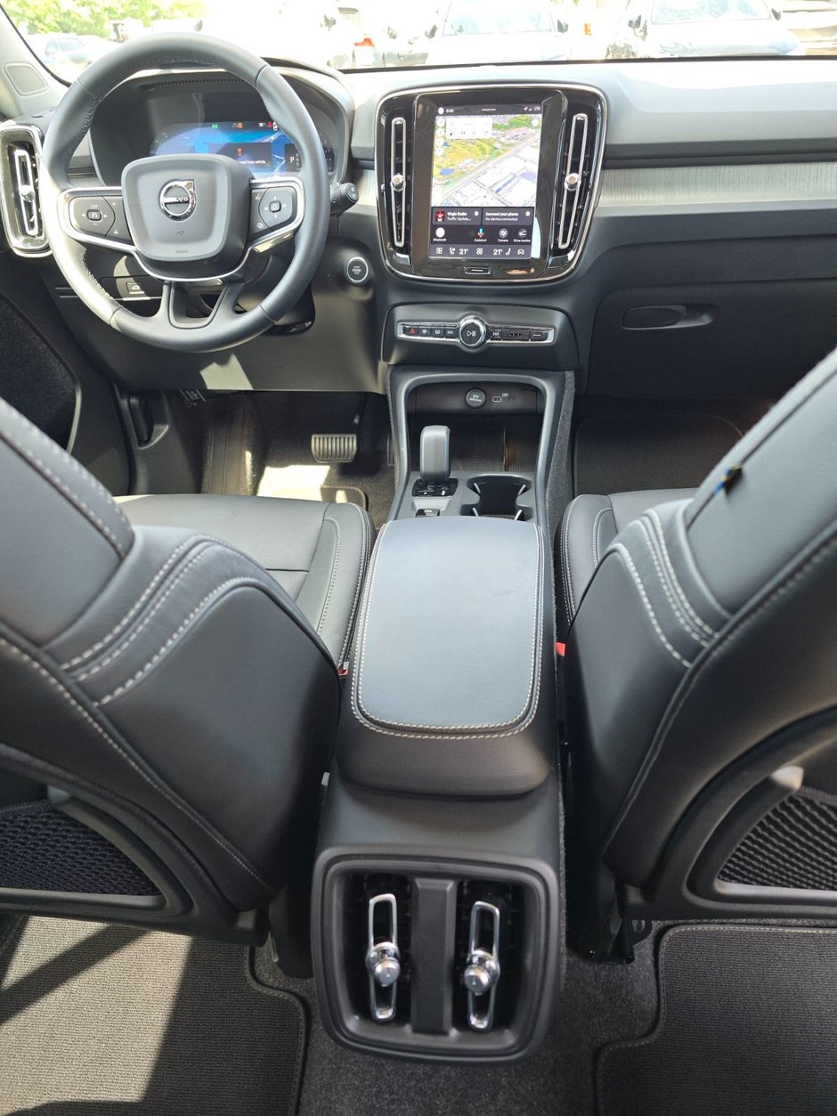 2025 Volvo XC40 CORE BRIGHT THEME-21