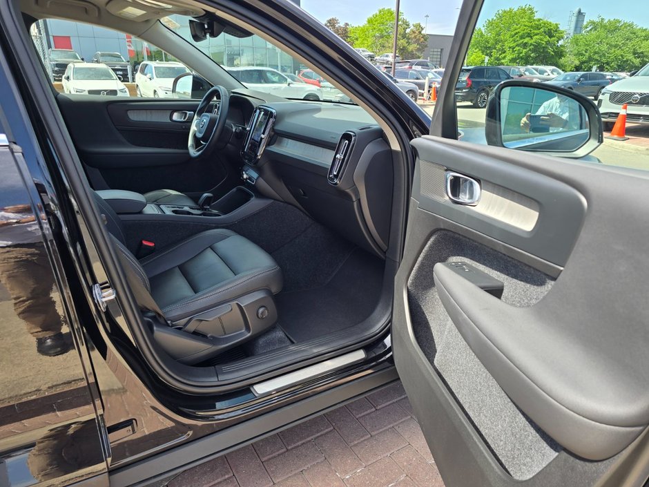 2025 Volvo XC40 CORE BRIGHT THEME-22