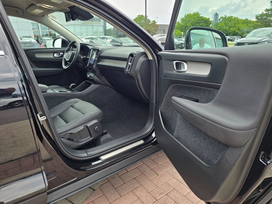 2025 Volvo XC40 CORE BRIGHT THEME-21
