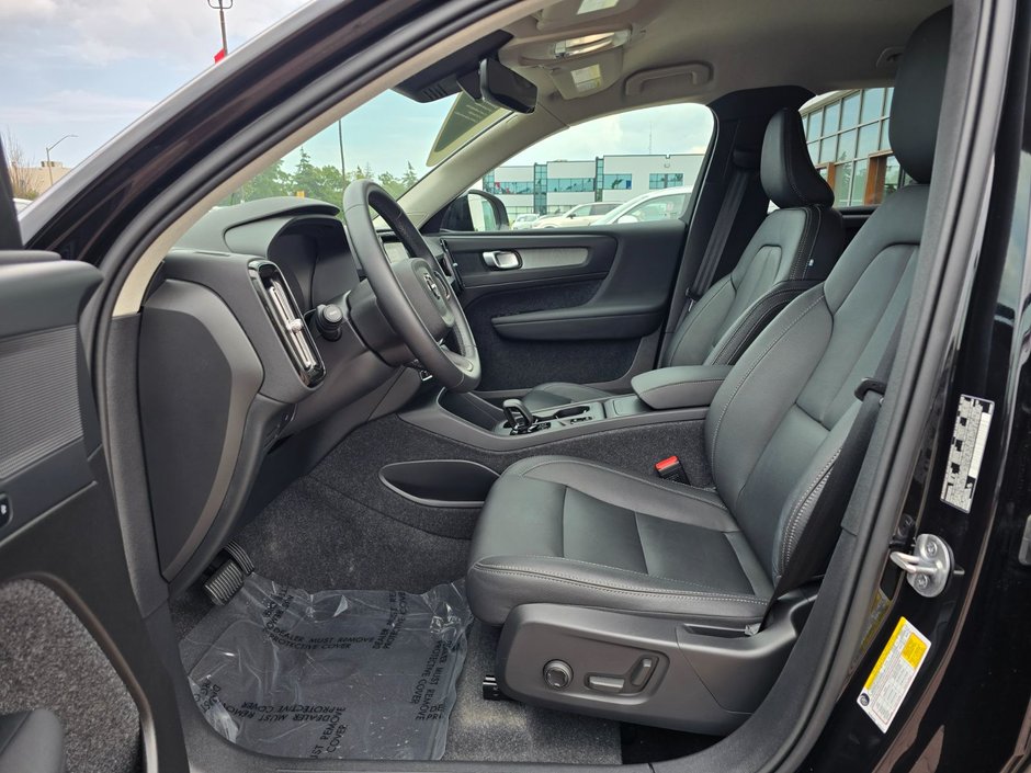 2025 Volvo XC40 CORE BRIGHT THEME-23
