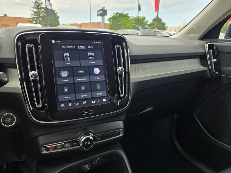 2025 Volvo XC40 CORE BRIGHT THEME-27
