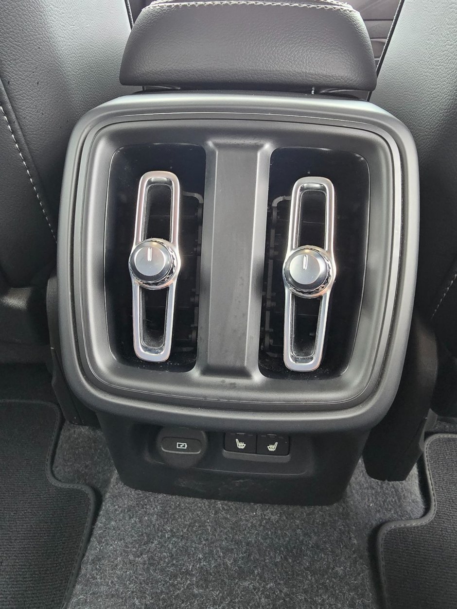 2025 Volvo XC40 CORE BRIGHT THEME-19