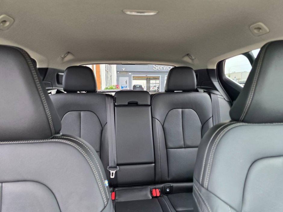 2025 Volvo XC40 CORE BRIGHT THEME-8