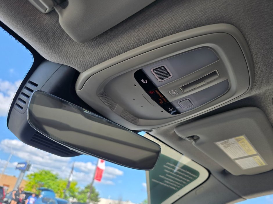 2025 Volvo XC40 CORE BRIGHT THEME-25