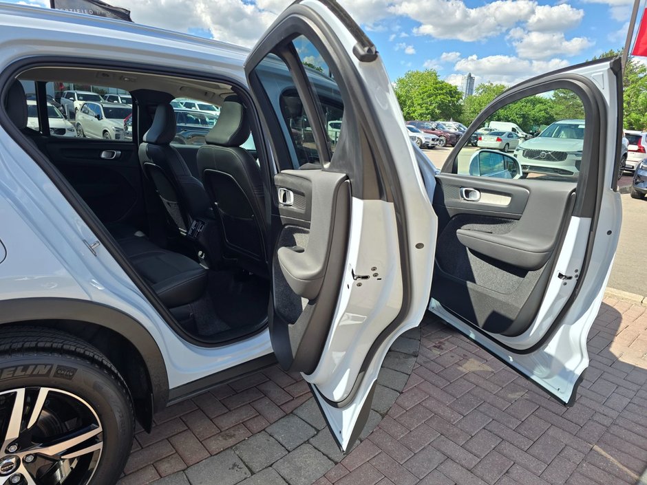 2025 Volvo XC40 CORE BRIGHT THEME-10