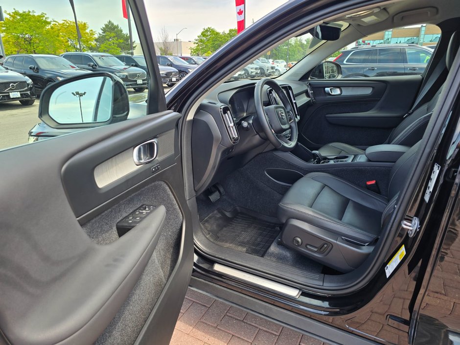 2025 Volvo XC40 CORE BRIGHT THEME-12