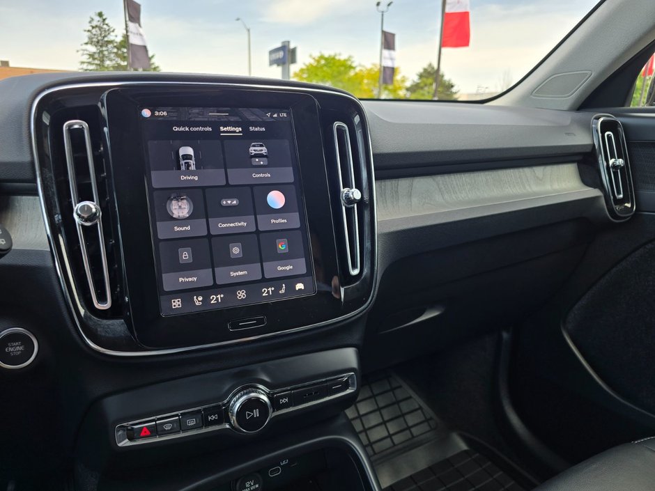 2025 Volvo XC40 CORE BRIGHT THEME-28