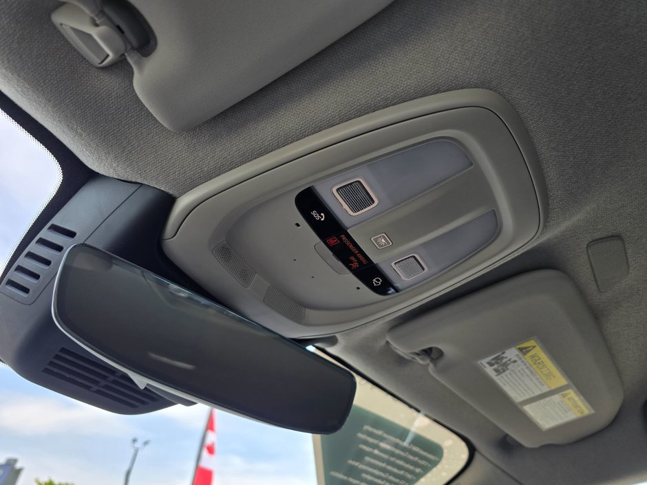 2025 Volvo XC40 CORE BRIGHT THEME-25