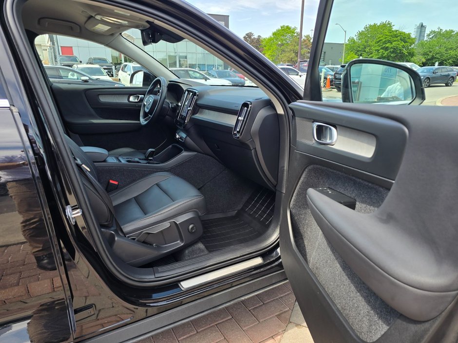 2025 Volvo XC40 CORE BRIGHT THEME-22