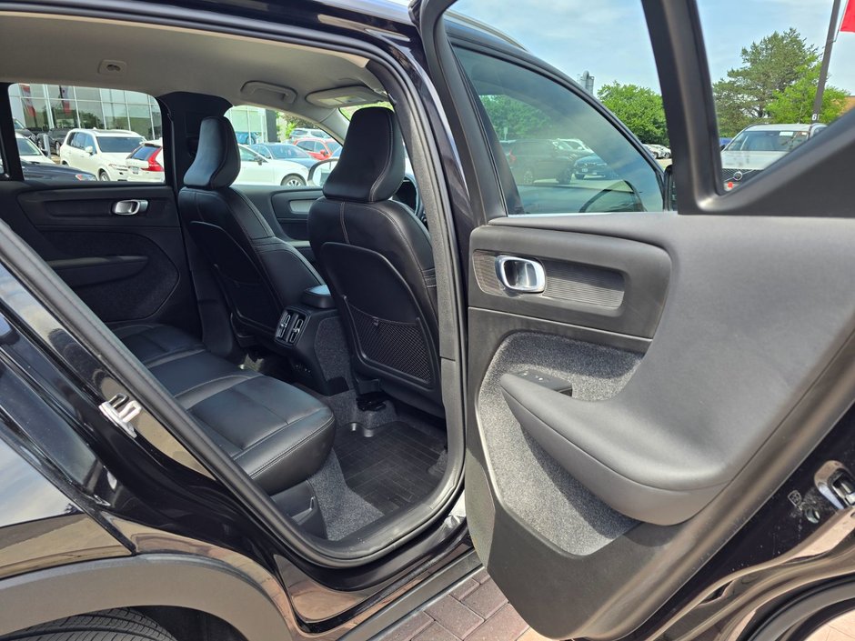 2025 Volvo XC40 CORE BRIGHT THEME-18
