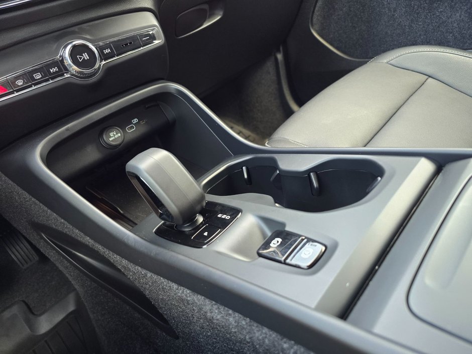 2025 Volvo XC40 CORE BRIGHT THEME-29