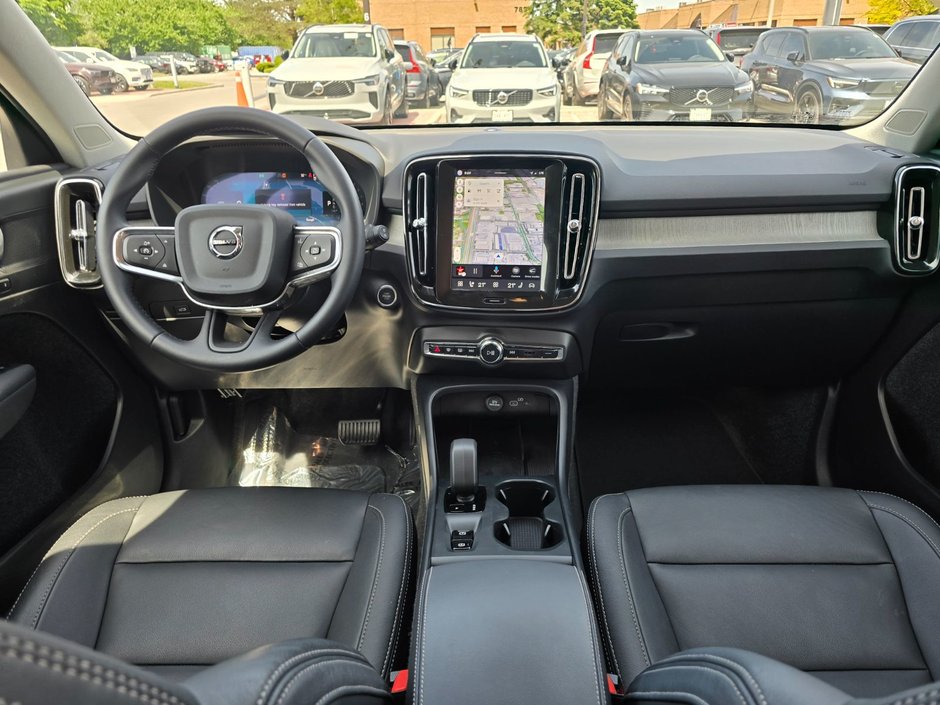 2025 Volvo XC40 CORE BRIGHT THEME-4