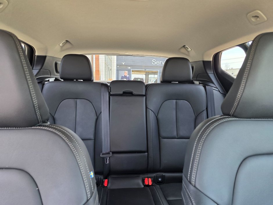2025 Volvo XC40 CORE BRIGHT THEME-8