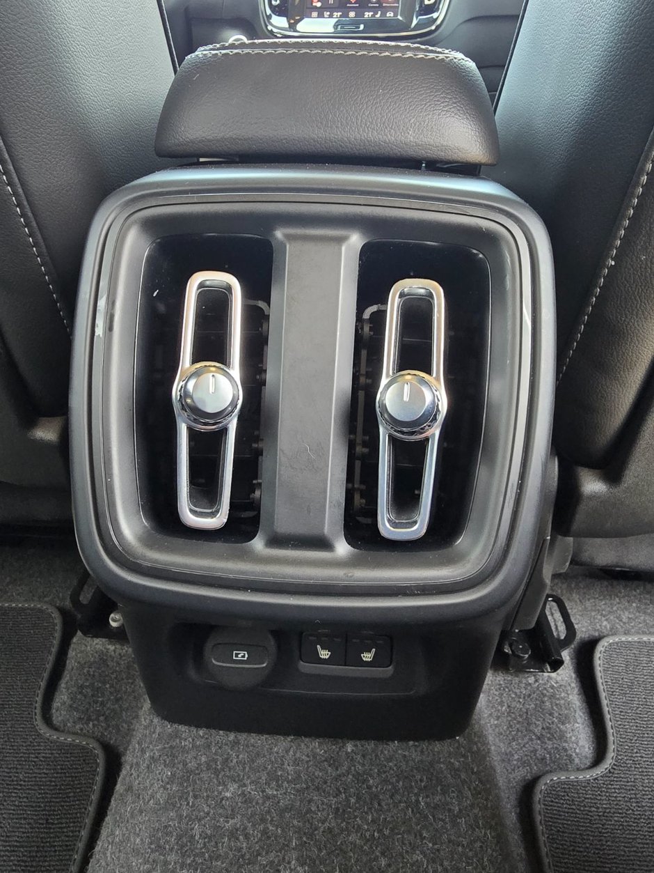 2025 Volvo XC40 CORE BRIGHT THEME-21