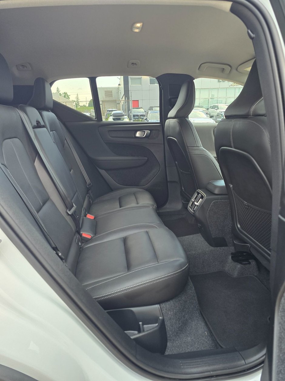 2025 Volvo XC40 CORE BRIGHT THEME-19