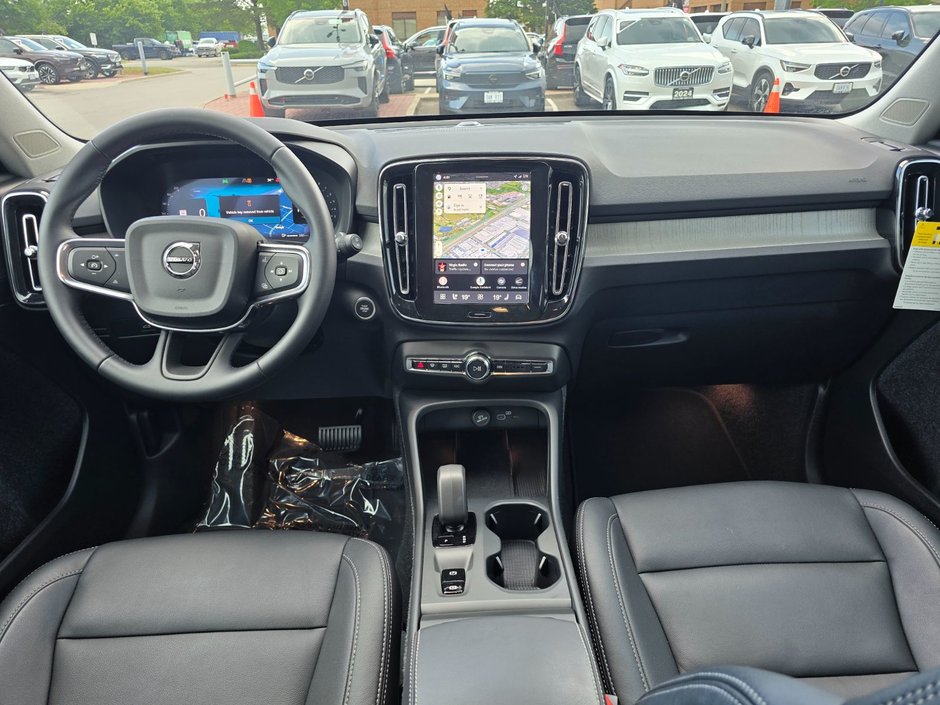 2025 Volvo XC40 CORE BRIGHT THEME-4