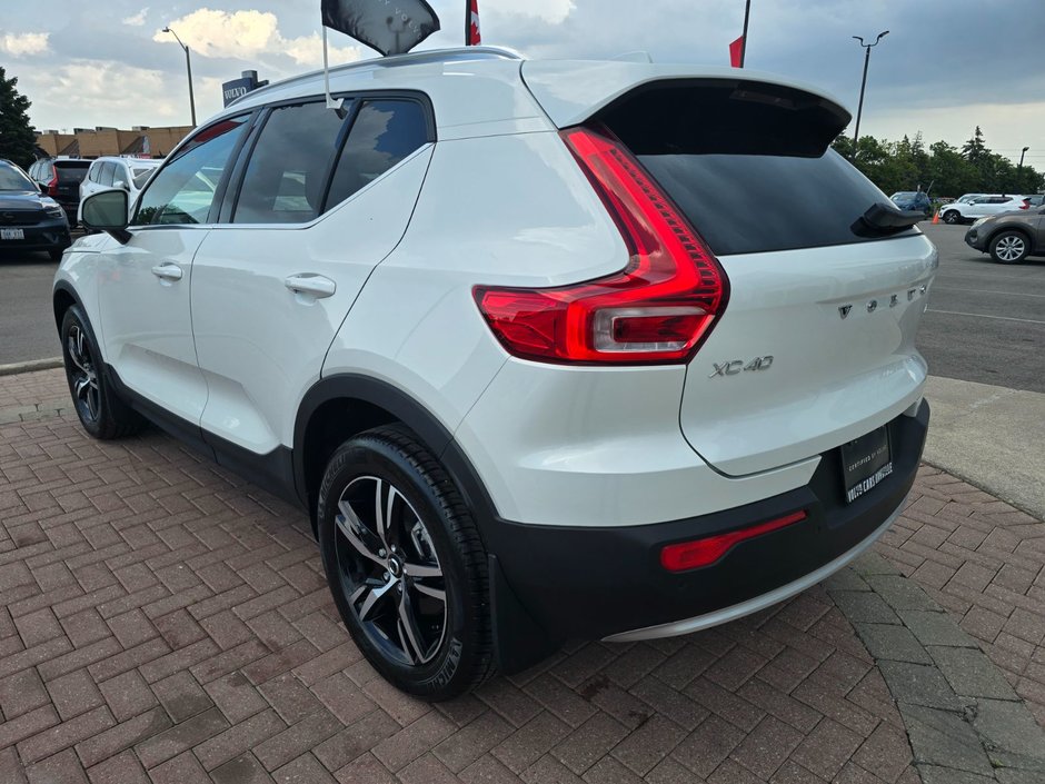 2025 Volvo XC40 CORE BRIGHT THEME-11