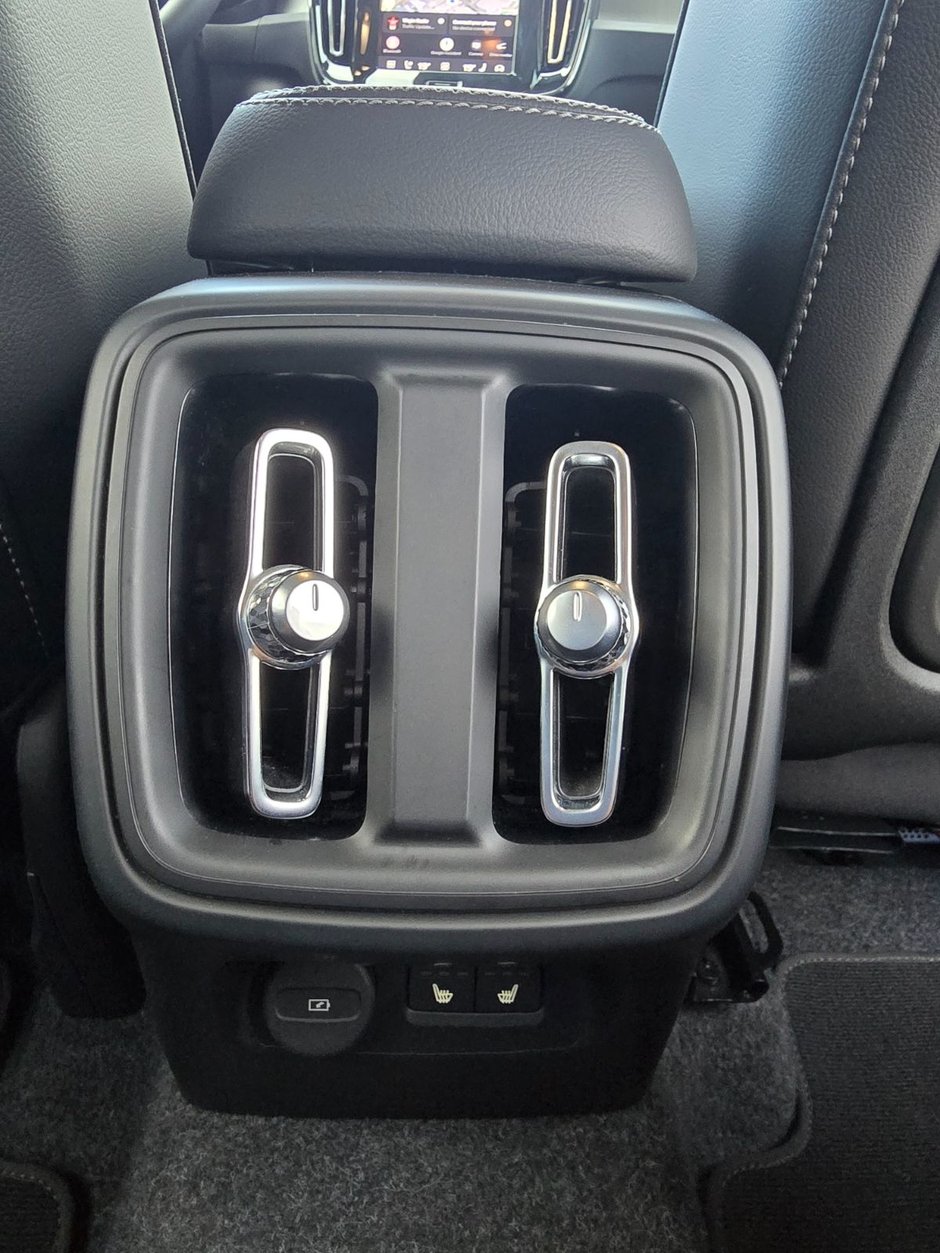 2025 Volvo XC40 CORE BRIGHT THEME-20