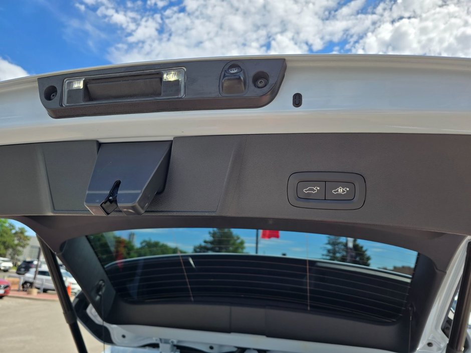 2025 Volvo XC40 CORE BRIGHT THEME-16