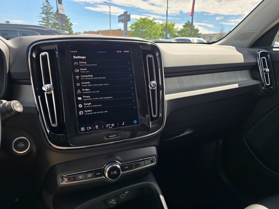 2025 Volvo XC40 CORE BRIGHT THEME-27