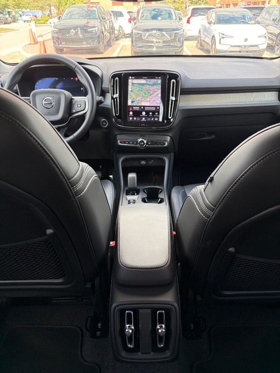 2025 Volvo XC40 CORE BRIGHT THEME-8