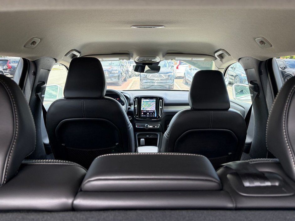 2025 Volvo XC40 CORE BRIGHT THEME-17