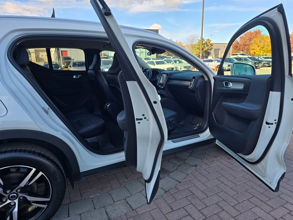 2025 Volvo XC40 CORE BRIGHT THEME-10