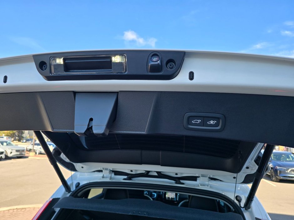 2025 Volvo XC40 CORE BRIGHT THEME-16