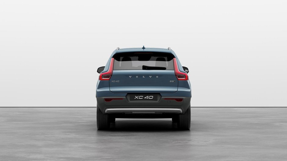 2025 Volvo XC40 Plus Bright Theme-3