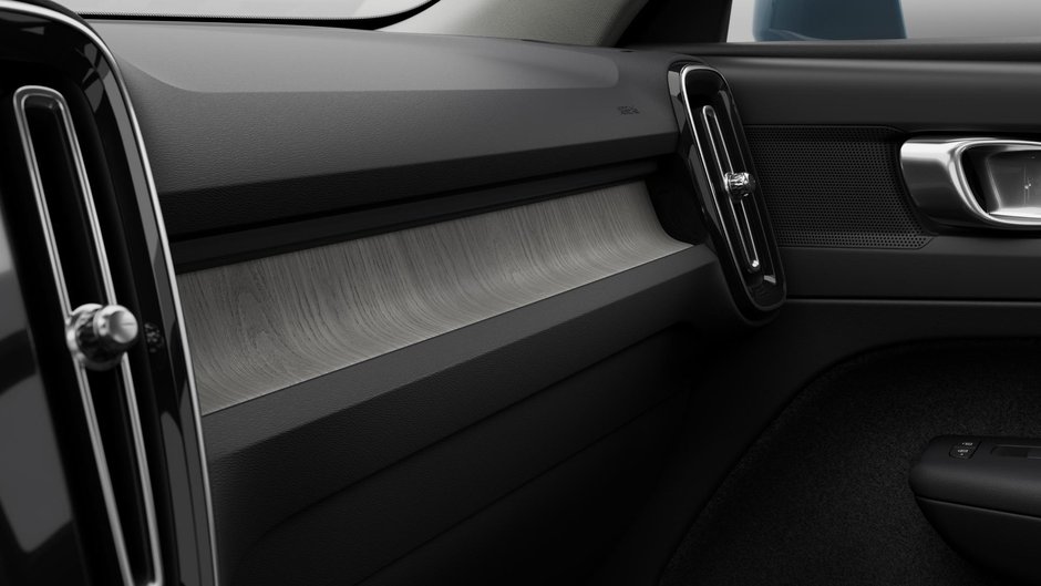 2025 Volvo XC40 Plus Bright Theme-6
