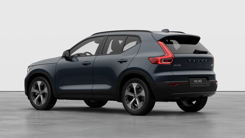 2026 Volvo XC40 Plus Dark Theme-1