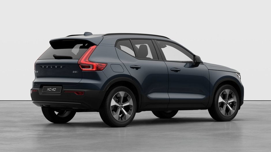 2026 Volvo XC40 Plus Dark Theme-3