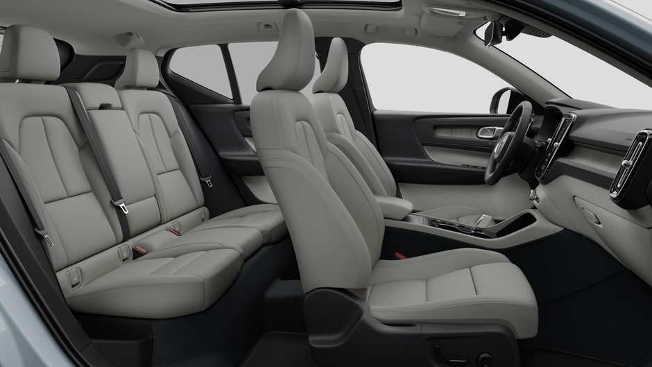 2026 Volvo XC40 Plus (Dark Theme)-12