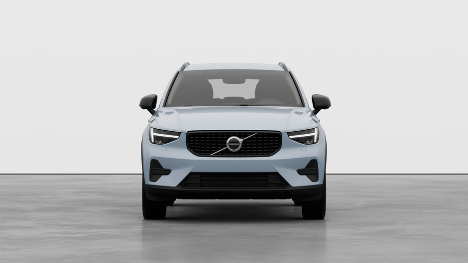 2026 Volvo XC40 Core (Dark Theme)-4