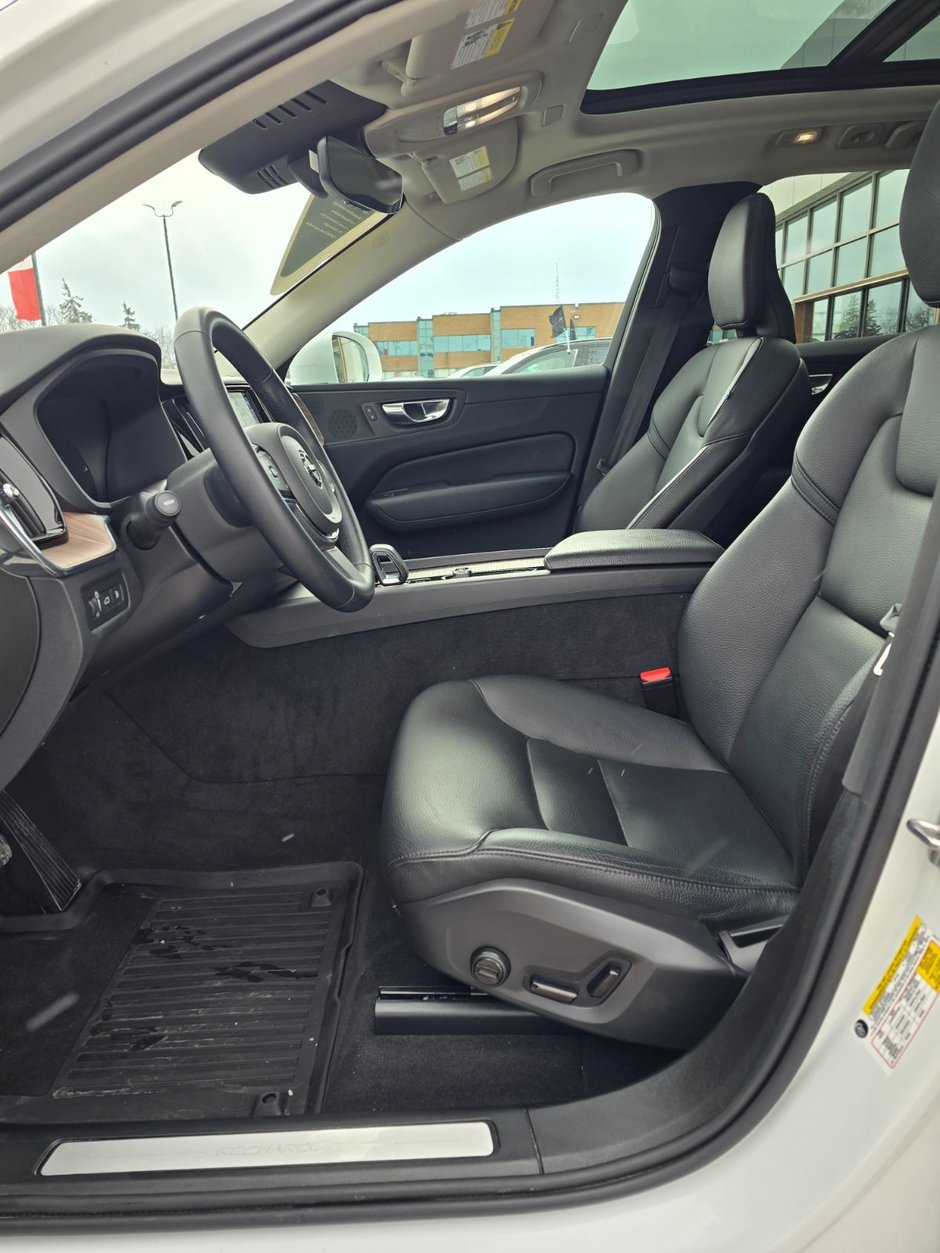 2022 Volvo XC60 RECHARGE INSCRIPTION EXPRESSION-25