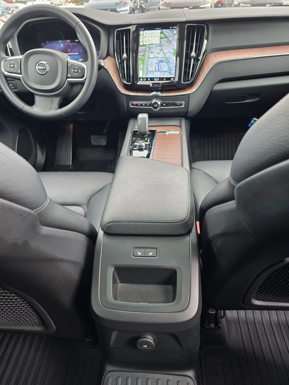 2022 Volvo XC60 RECHARGE INSCRIPTION EXPRESSION-22