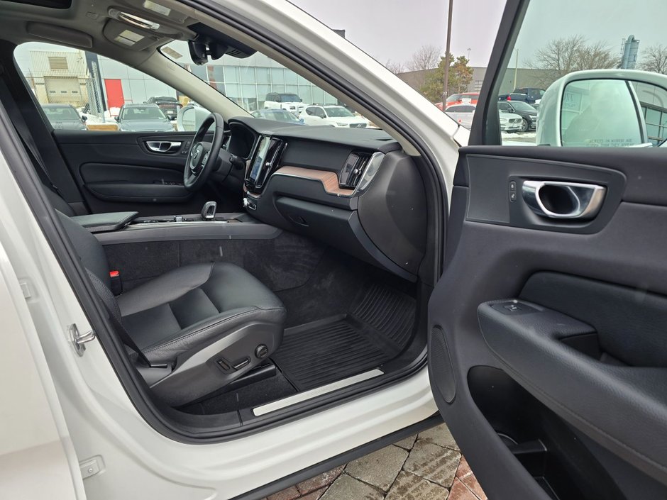 2022 Volvo XC60 RECHARGE INSCRIPTION EXPRESSION-23