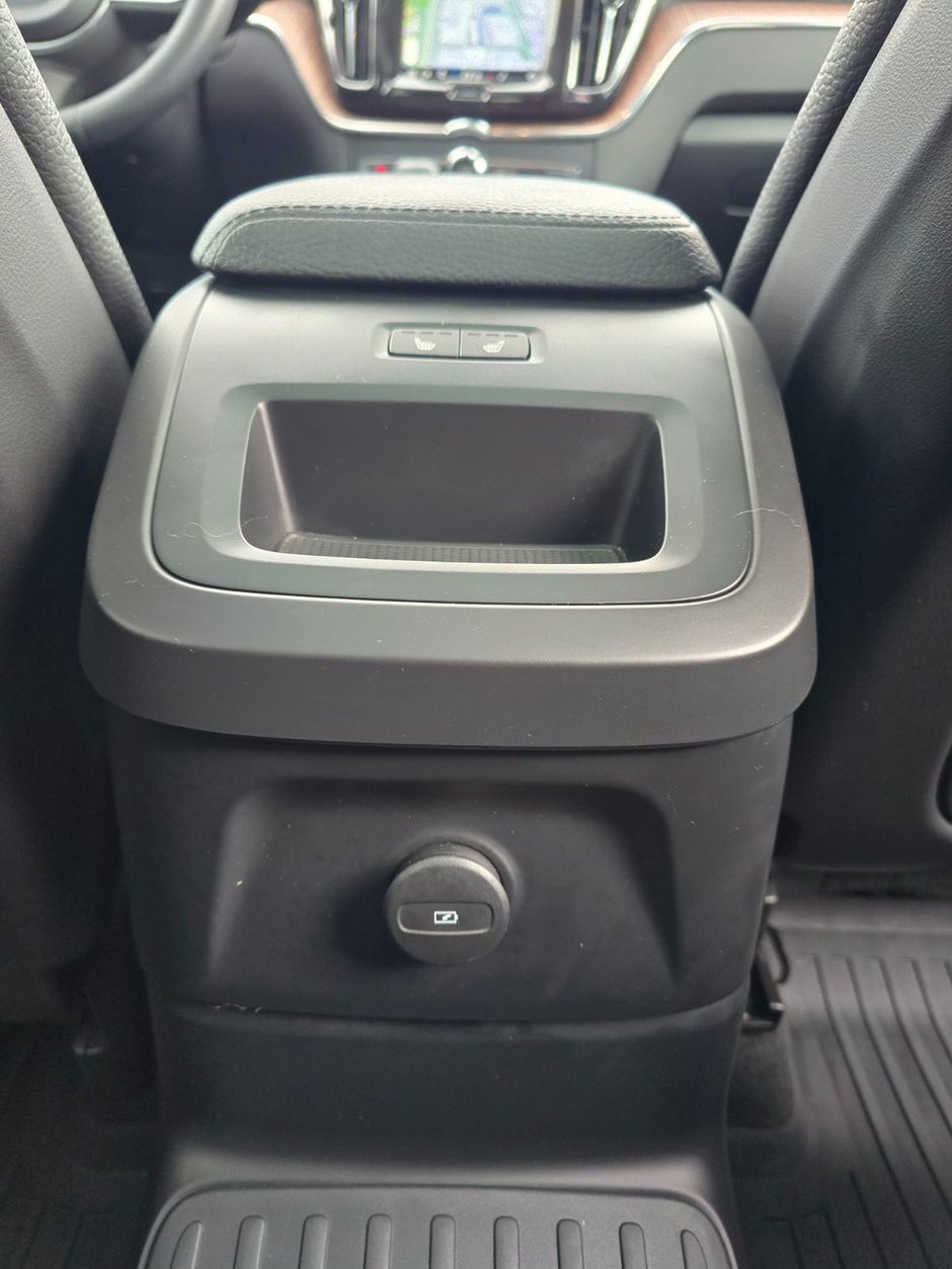 2022 Volvo XC60 RECHARGE INSCRIPTION EXPRESSION-21