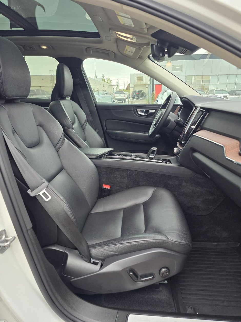2022 Volvo XC60 RECHARGE INSCRIPTION EXPRESSION-26