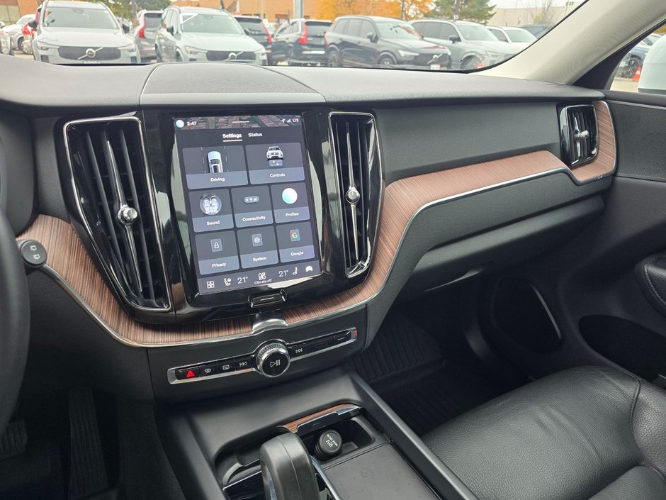 2022 Volvo XC60 RECHARGE INSCRIPTION EXPRESSION-31