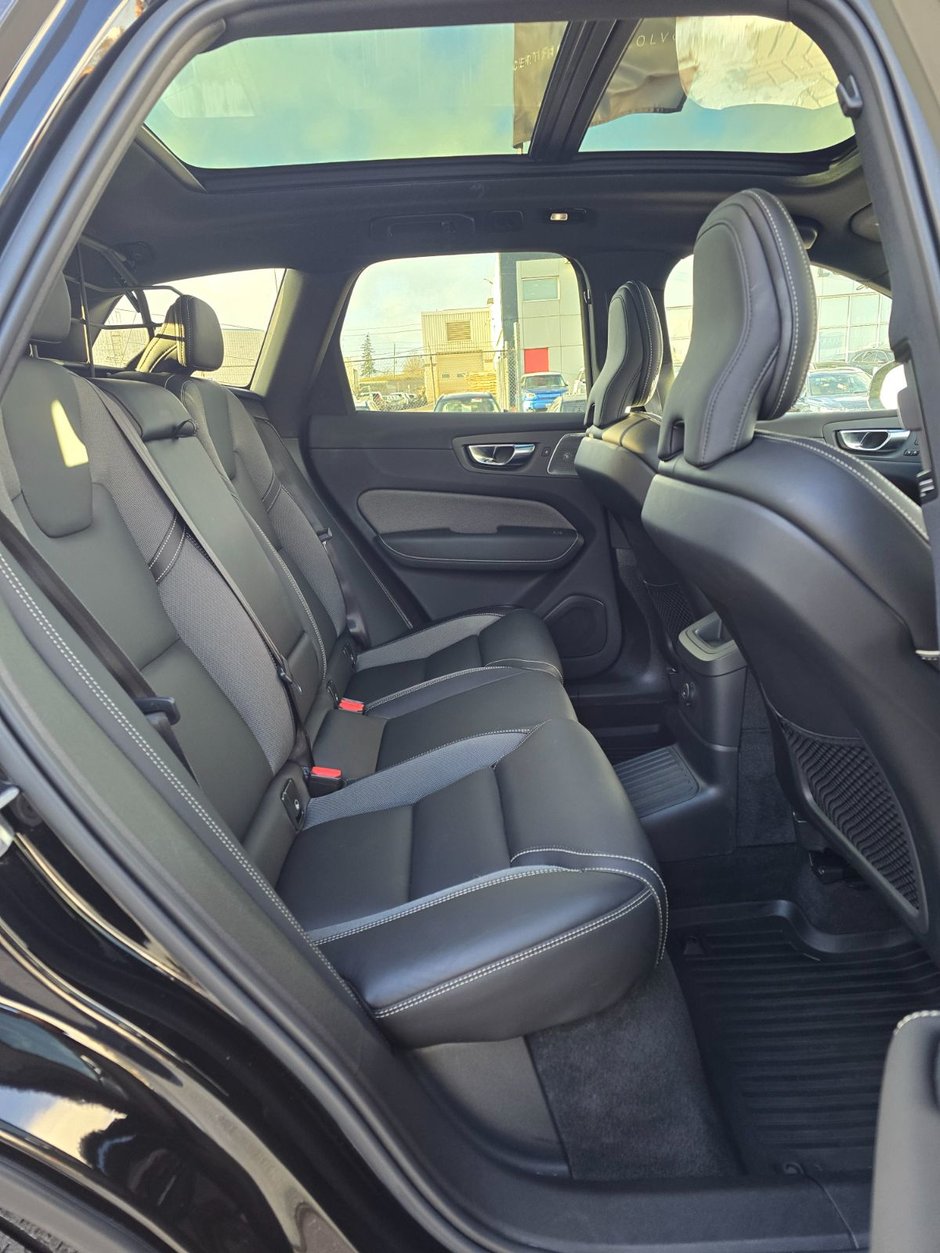 2023 Volvo XC60 RECHARGE ULTIMATE DARK THEME-20