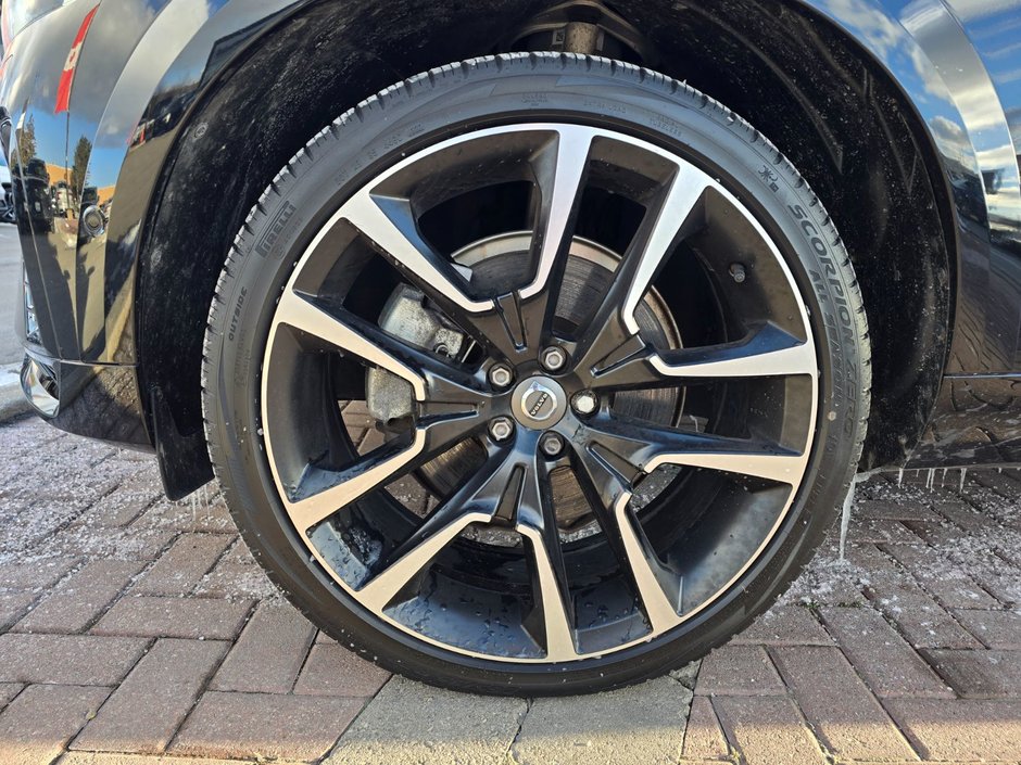 2023 Volvo XC60 RECHARGE ULTIMATE DARK THEME-7