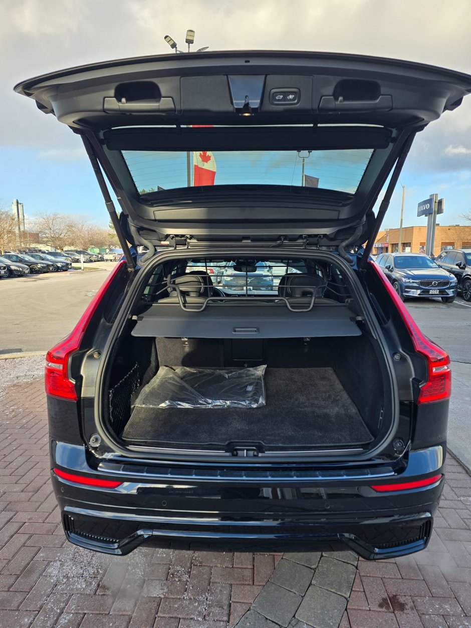 2023 Volvo XC60 RECHARGE ULTIMATE DARK THEME-16