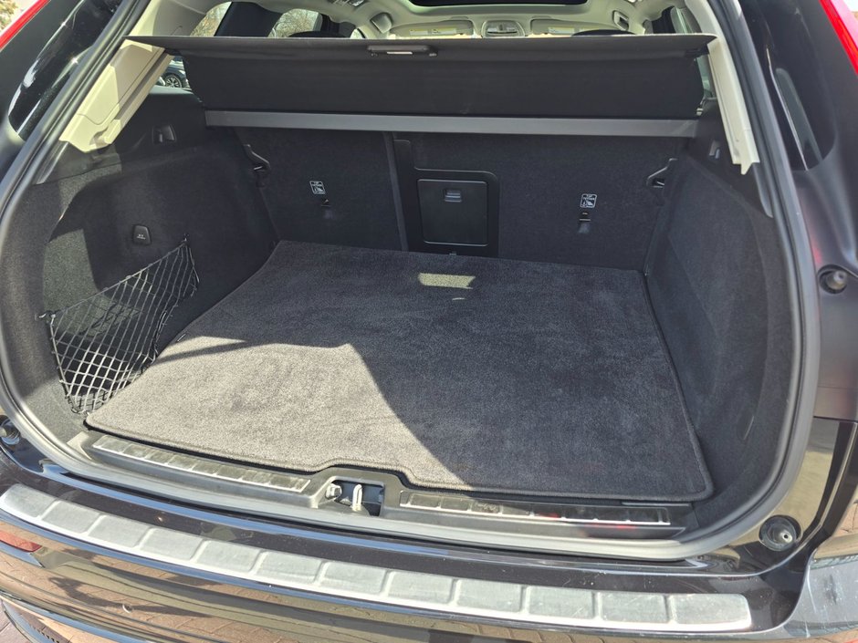 2024 Volvo XC60 RECHARGE PLUS DARK THEME-16